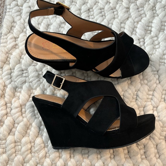 Women’s Black Wedges Size 9 - Picture 1 of 3